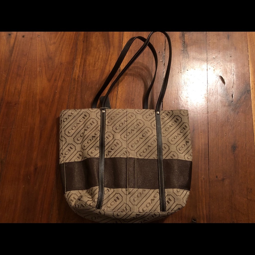 Gently used Women’s Coach Purse HO872-F12252